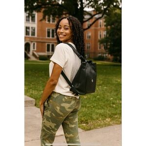 NOEL ASMIR PEBBLED LEATHER BACKPACK NWOT EQUESTRIAN FIRENZE PREPPY OFFICE STURDY